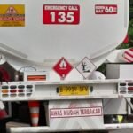 Kendaraan Pengangkut BBM berplat Jakarta ,di duga picu  kerusakan jalan di Bintan ‎