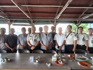 ‎Aliansi Mayarakat Bintan Bagian Utara jalin sinergi dengan Kantor Imigrasi Kelas II TPI Tanjunguban dengan suasana hangat dan familiar.
