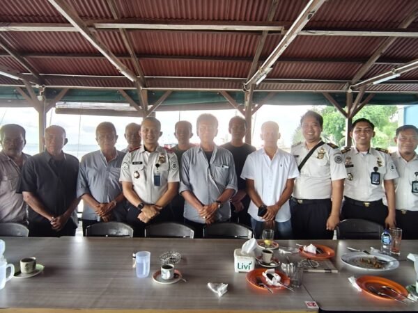 ‎Aliansi Mayarakat Bintan Bagian Utara jalin sinergi dengan Kantor Imigrasi Kelas II TPI Tanjunguban dengan suasana hangat dan familiar.